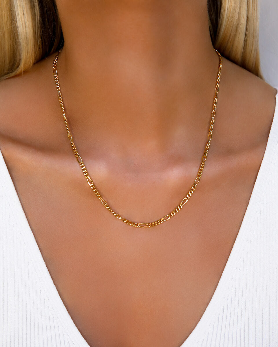 Small Figaro Chain Necklace (Gold)