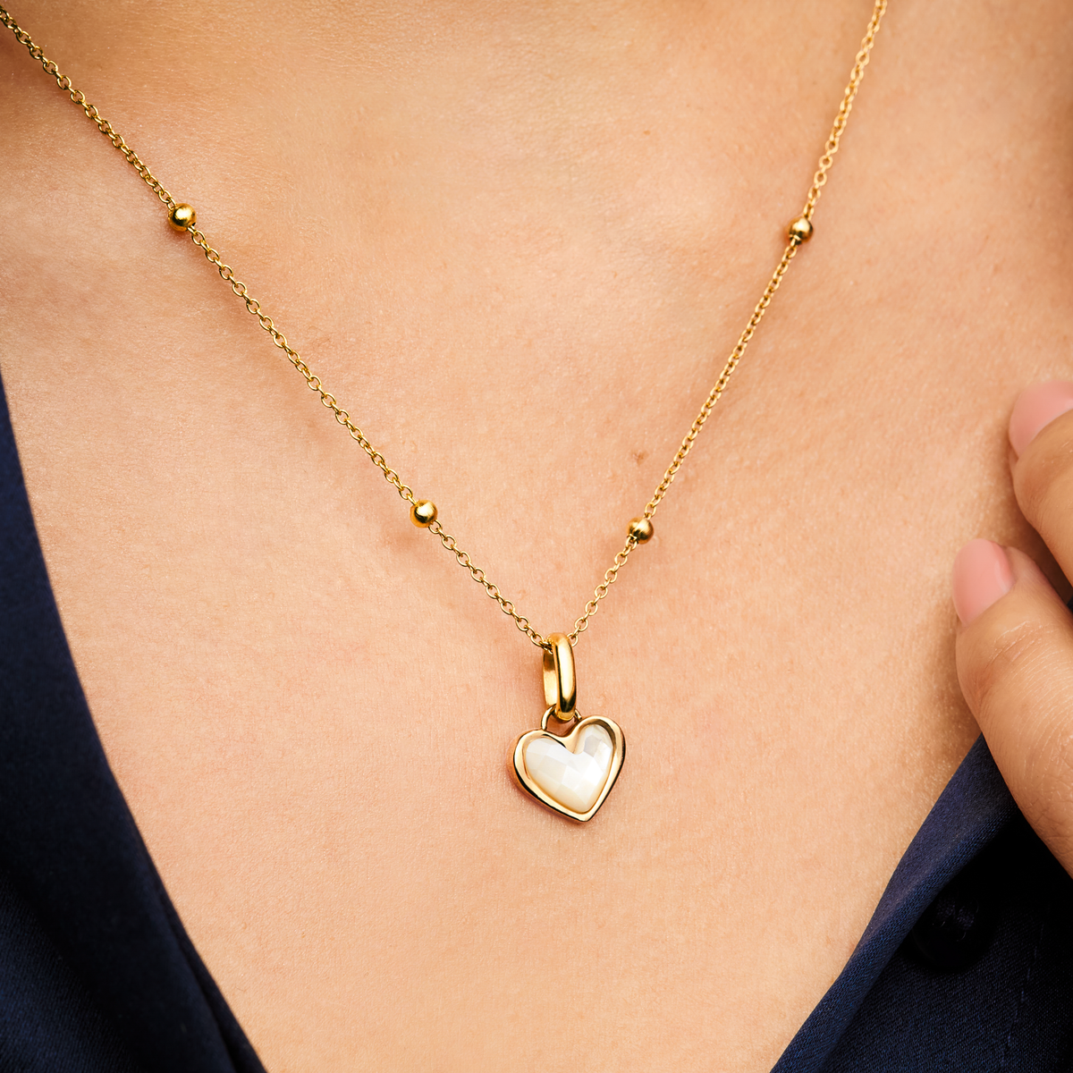 Mother of Pearl Heart Necklace (Gold)