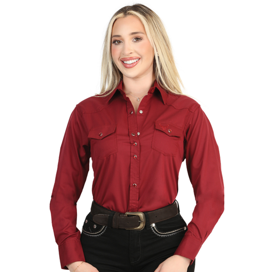 Front view of El General women’s red Western button-down shirt with snap pockets on model