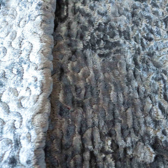 Monte Carlo, Monaco -Embroidered design on a metallic panne velvet